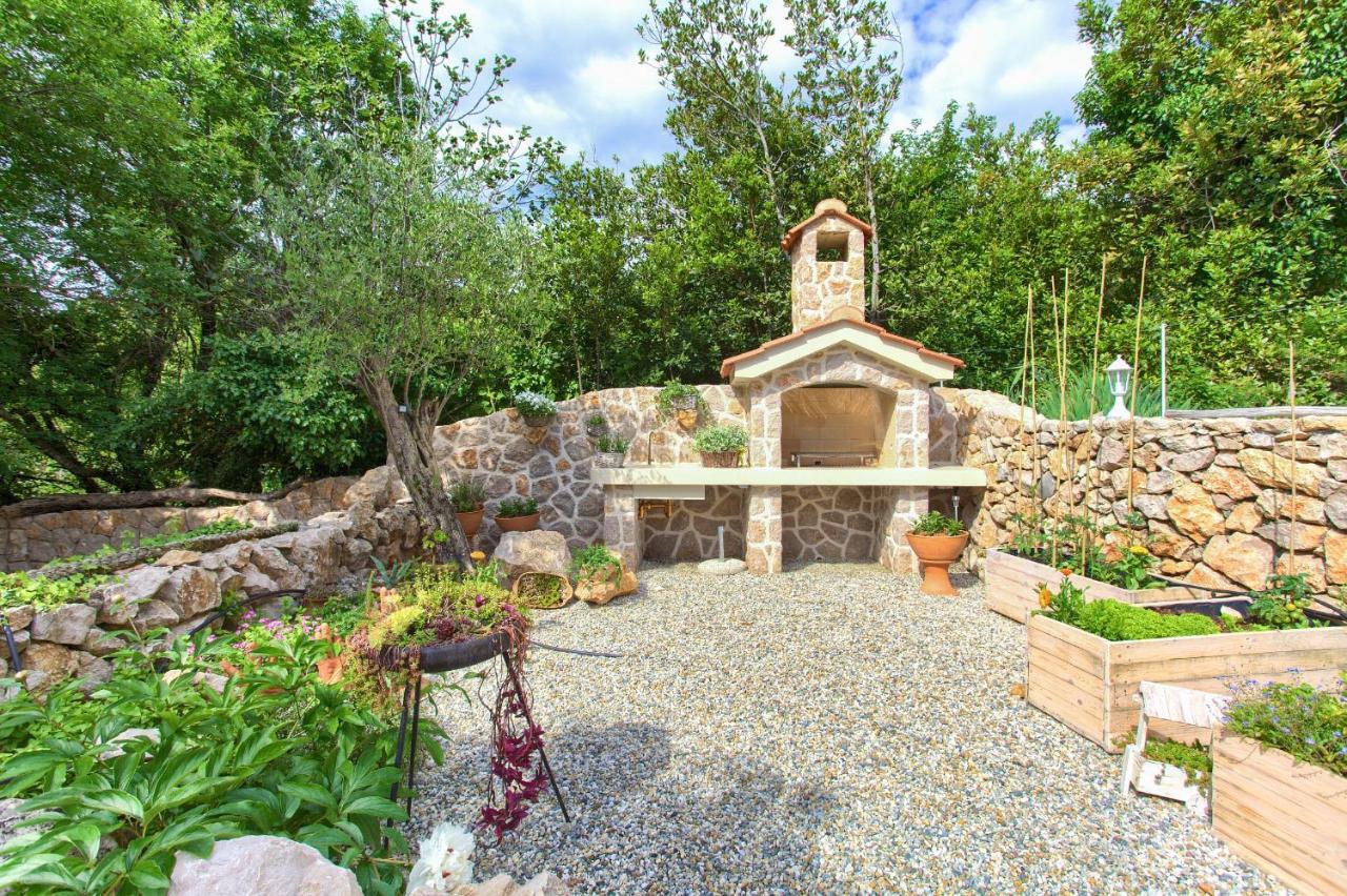 White Cottage Heritage House Cizici Exterior photo
